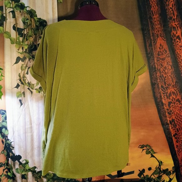 EUC: AVA & VIV Sze 2X Olive Green V-Neck Blouse - Picture 2 of 4